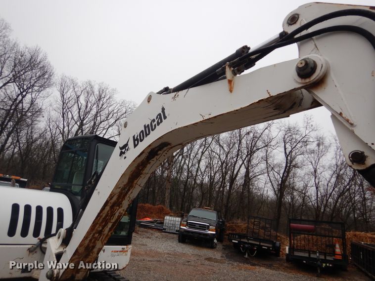 image for item GT9699 2006 Bobcat 442  mini excavator