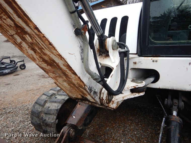 image for item GT9699 2006 Bobcat 442  mini excavator