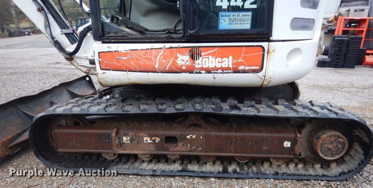 image for item GT9699 2006 Bobcat 442  mini excavator