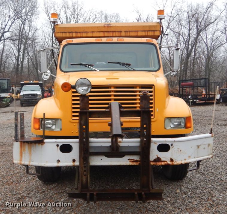 image for item GT9702 1997 International 4700  dump truck