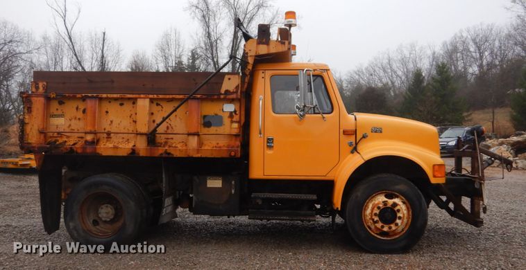 image for item GT9702 1997 International 4700  dump truck