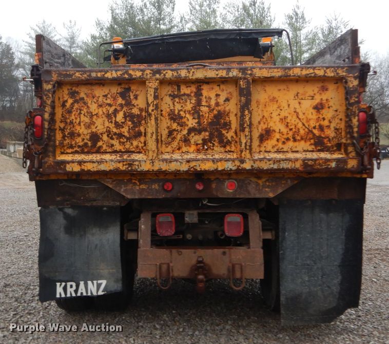 image for item GT9702 1997 International 4700  dump truck
