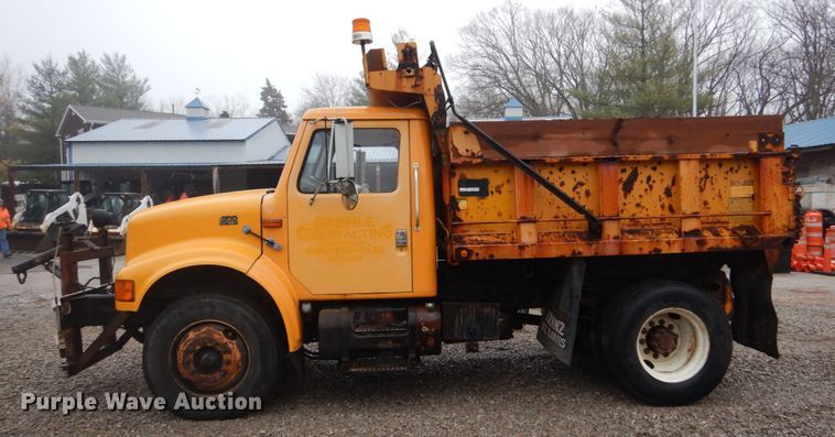 image for item GT9702 1997 International 4700  dump truck