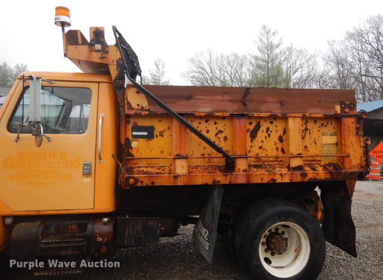 image for item GT9702 1997 International 4700  dump truck