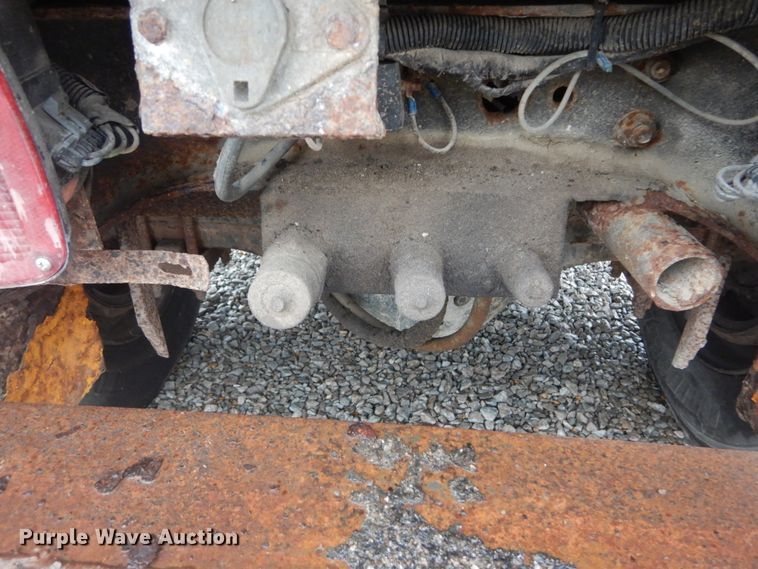 image for item GT9702 1997 International 4700  dump truck