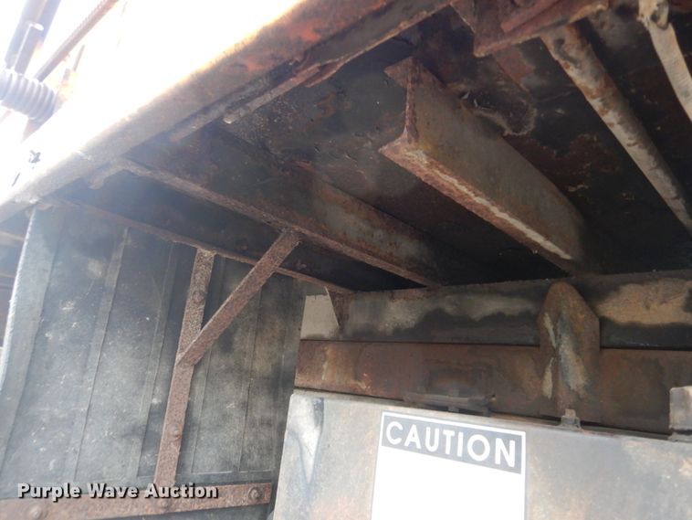 image for item GT9702 1997 International 4700  dump truck