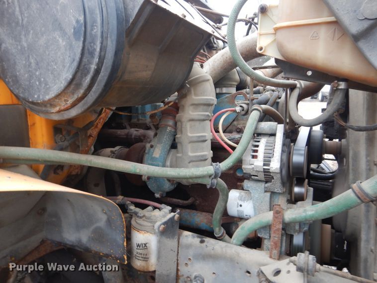 image for item GT9702 1997 International 4700  dump truck