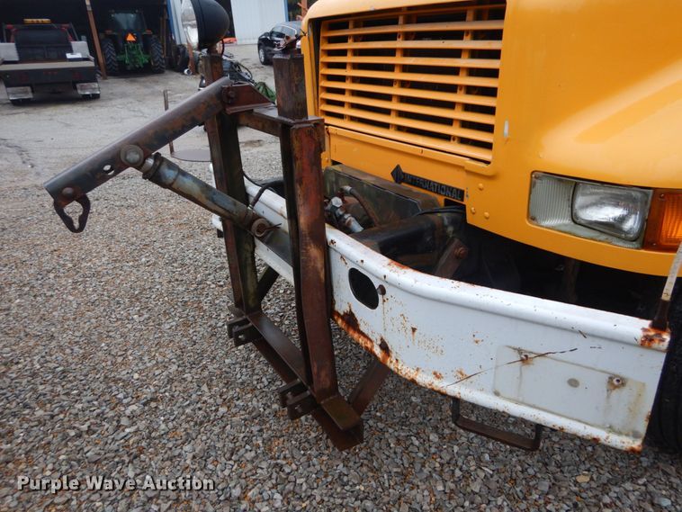 image for item GT9702 1997 International 4700  dump truck