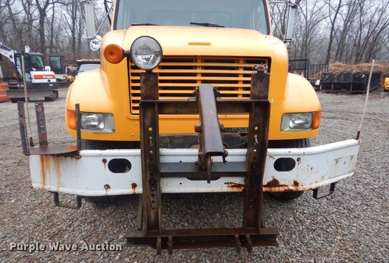 image for item GT9702 1997 International 4700  dump truck