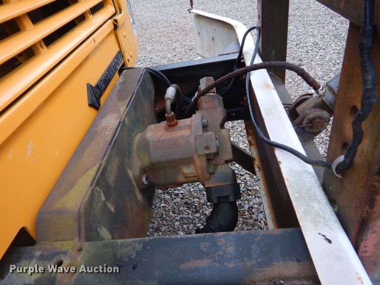 image for item GT9702 1997 International 4700  dump truck