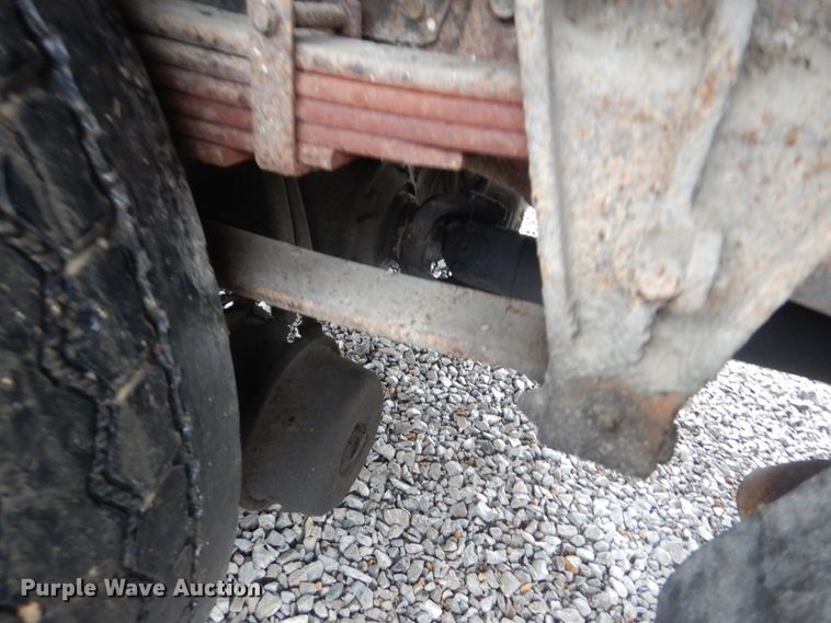 image for item GT9702 1997 International 4700  dump truck