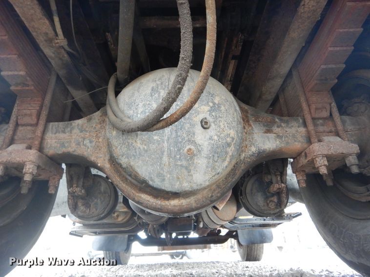 image for item GT9702 1997 International 4700  dump truck