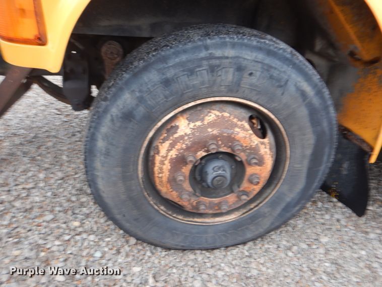 image for item GT9702 1997 International 4700  dump truck