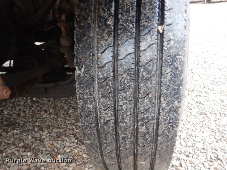 image for item GT9702 1997 International 4700  dump truck