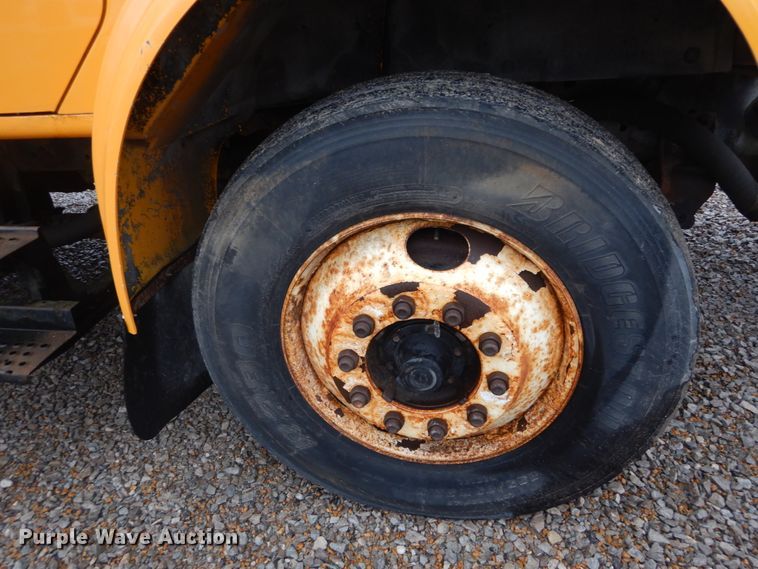 image for item GT9702 1997 International 4700  dump truck