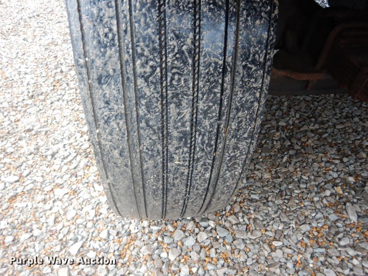 image for item GT9702 1997 International 4700  dump truck