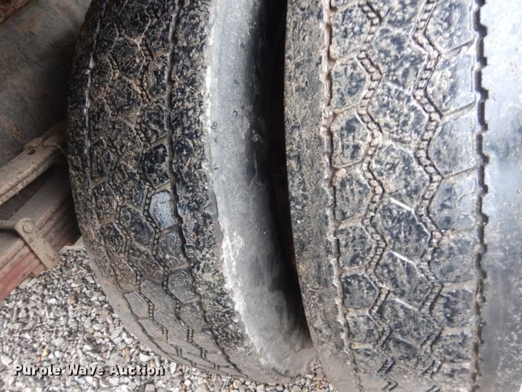 image for item GT9702 1997 International 4700  dump truck