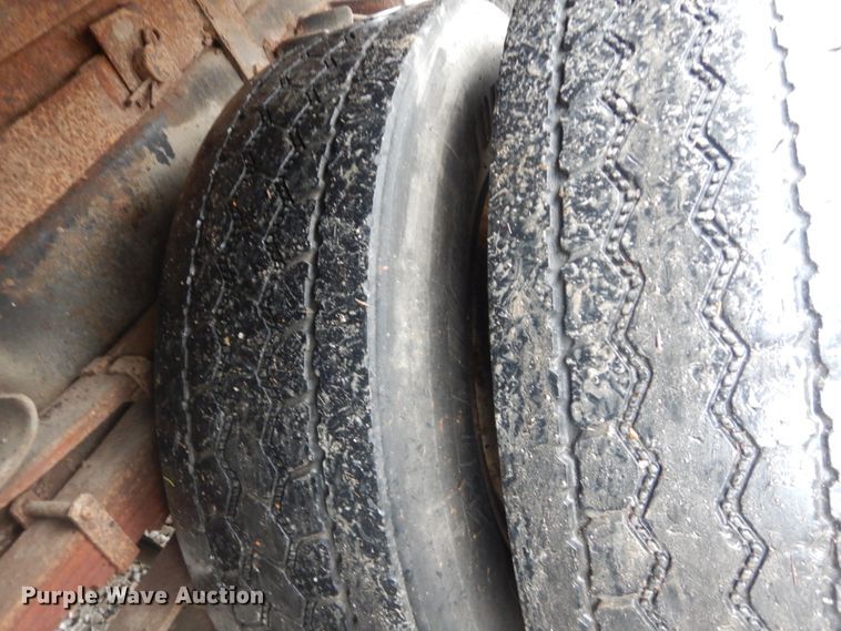 image for item GT9702 1997 International 4700  dump truck