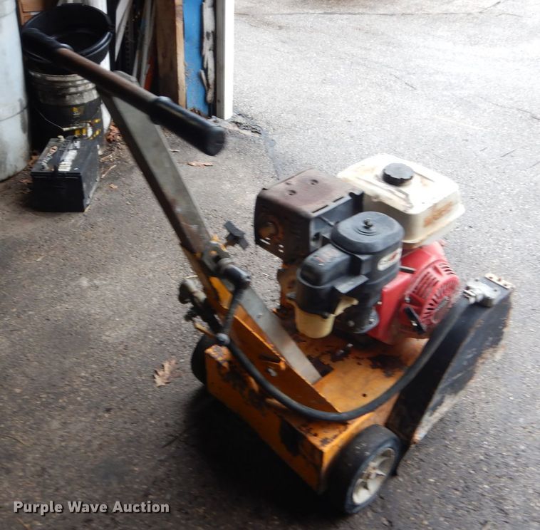 image for item GT9707 Diamant Boart CCS-13H  concrete saw