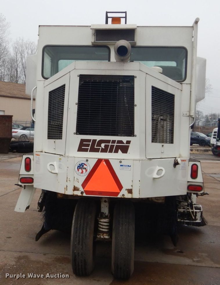 image for item GT9710 1998 Elgin Pelican Series P  street sweeper