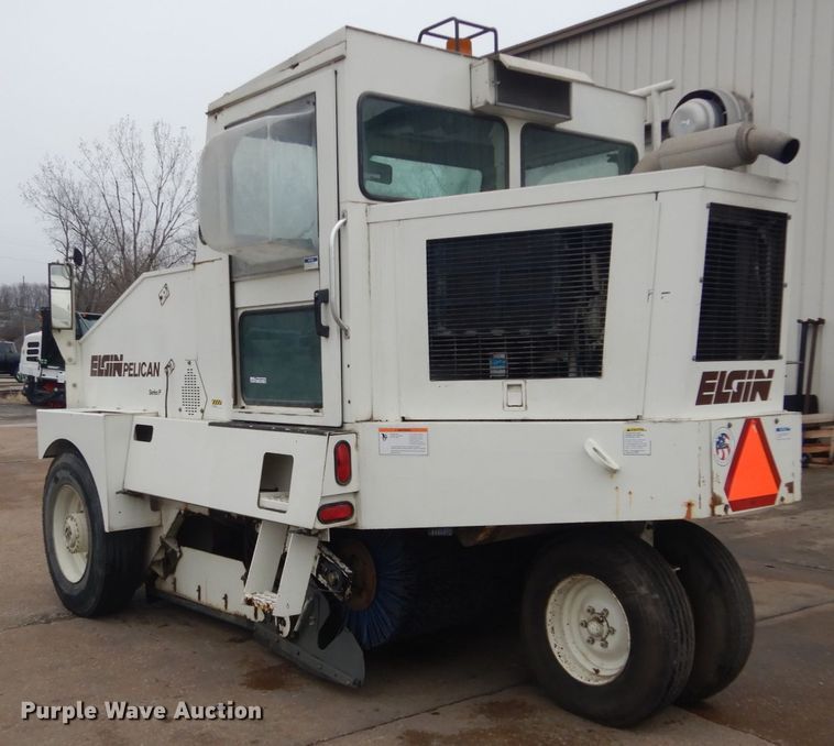 image for item GT9710 1998 Elgin Pelican Series P  street sweeper