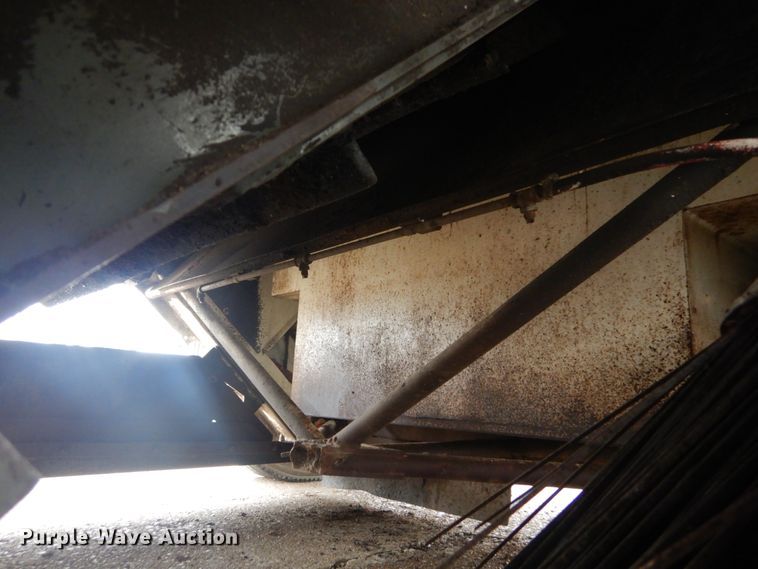 image for item GT9710 1998 Elgin Pelican Series P  street sweeper