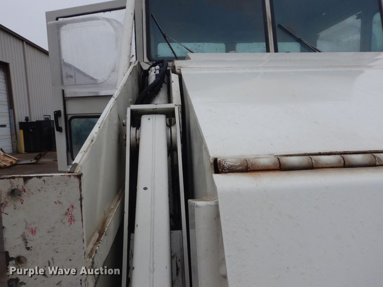 image for item GT9710 1998 Elgin Pelican Series P  street sweeper