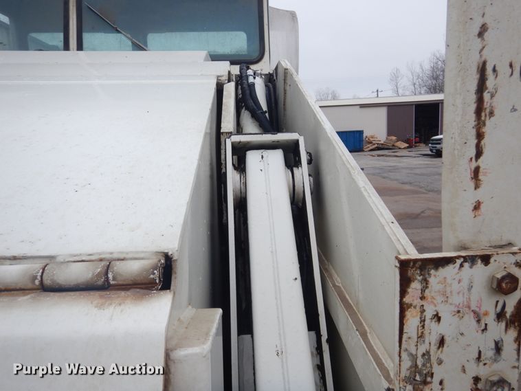 image for item GT9710 1998 Elgin Pelican Series P  street sweeper