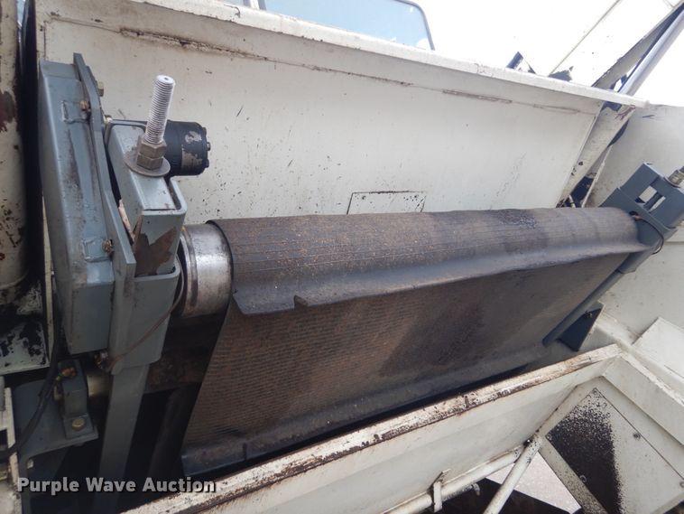 image for item GT9710 1998 Elgin Pelican Series P  street sweeper