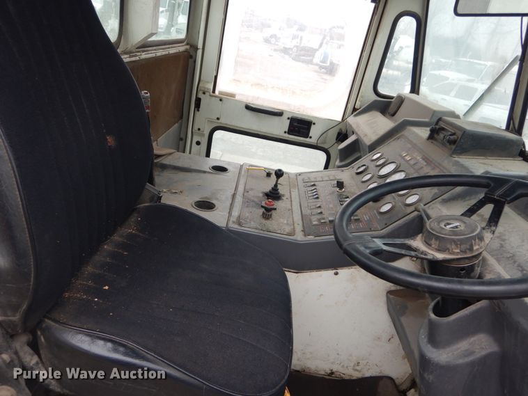 image for item GT9710 1998 Elgin Pelican Series P  street sweeper