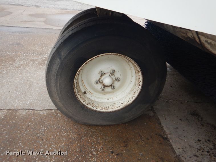 image for item GT9710 1998 Elgin Pelican Series P  street sweeper