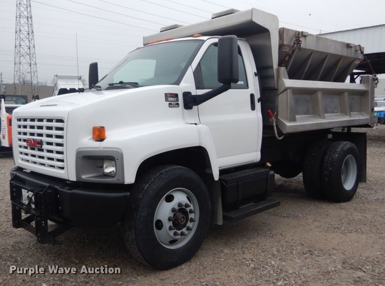 image for item GT9713 2007 GMC C6500  dump truck