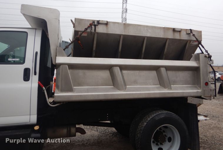 image for item GT9713 2007 GMC C6500  dump truck