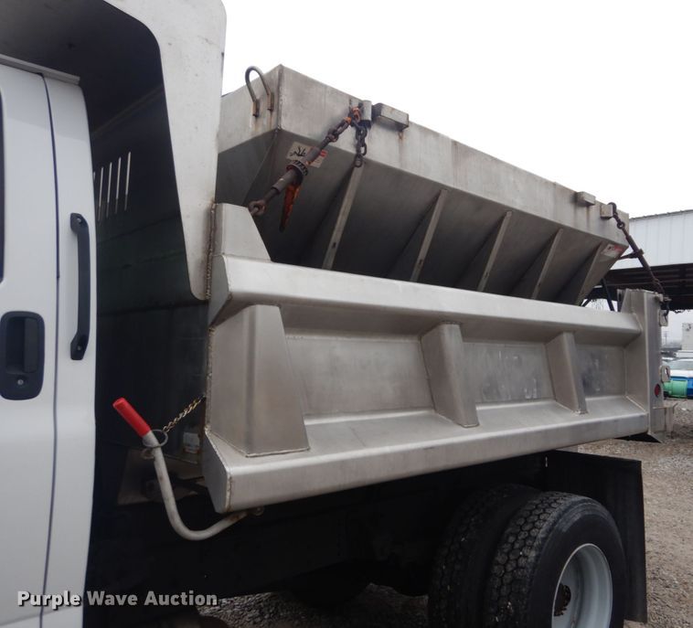image for item GT9713 2007 GMC C6500  dump truck