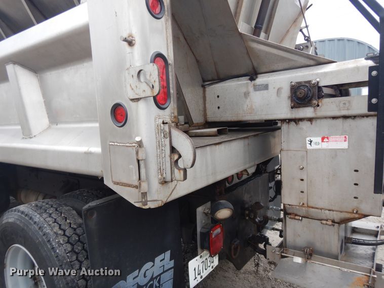 image for item GT9713 2007 GMC C6500  dump truck
