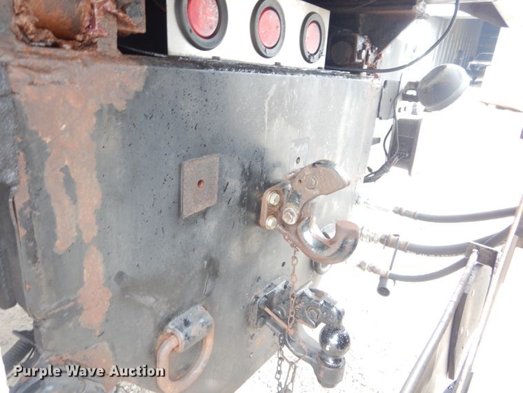 image for item GT9713 2007 GMC C6500  dump truck