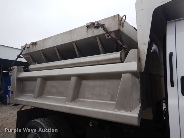 image for item GT9713 2007 GMC C6500  dump truck