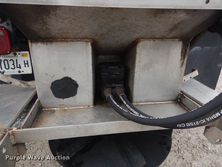 image for item GT9713 2007 GMC C6500  dump truck