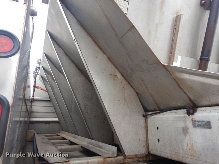 image for item GT9713 2007 GMC C6500  dump truck