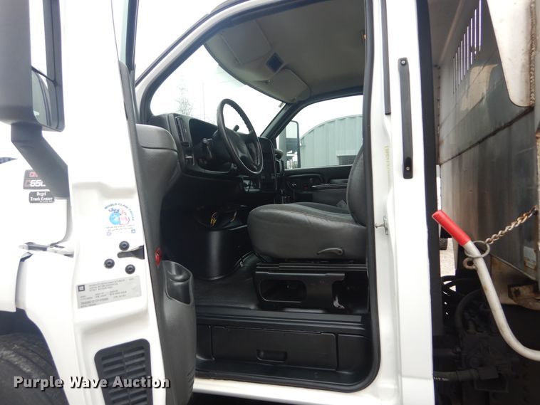 image for item GT9713 2007 GMC C6500  dump truck