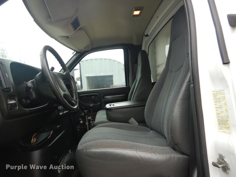 image for item GT9713 2007 GMC C6500  dump truck