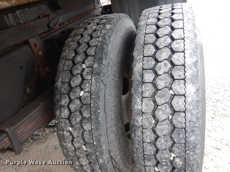 image for item GT9713 2007 GMC C6500  dump truck