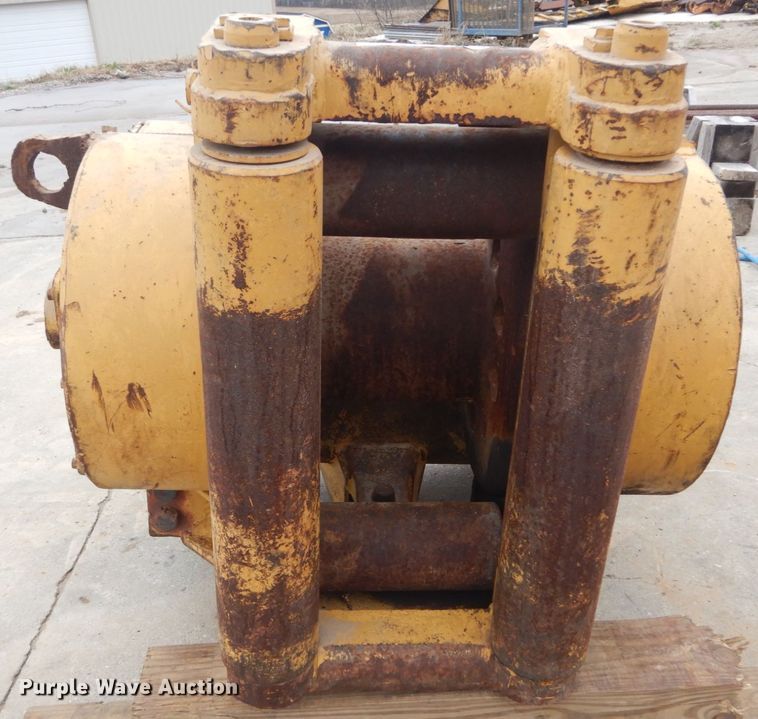 image for item GT9715 Hyster winch