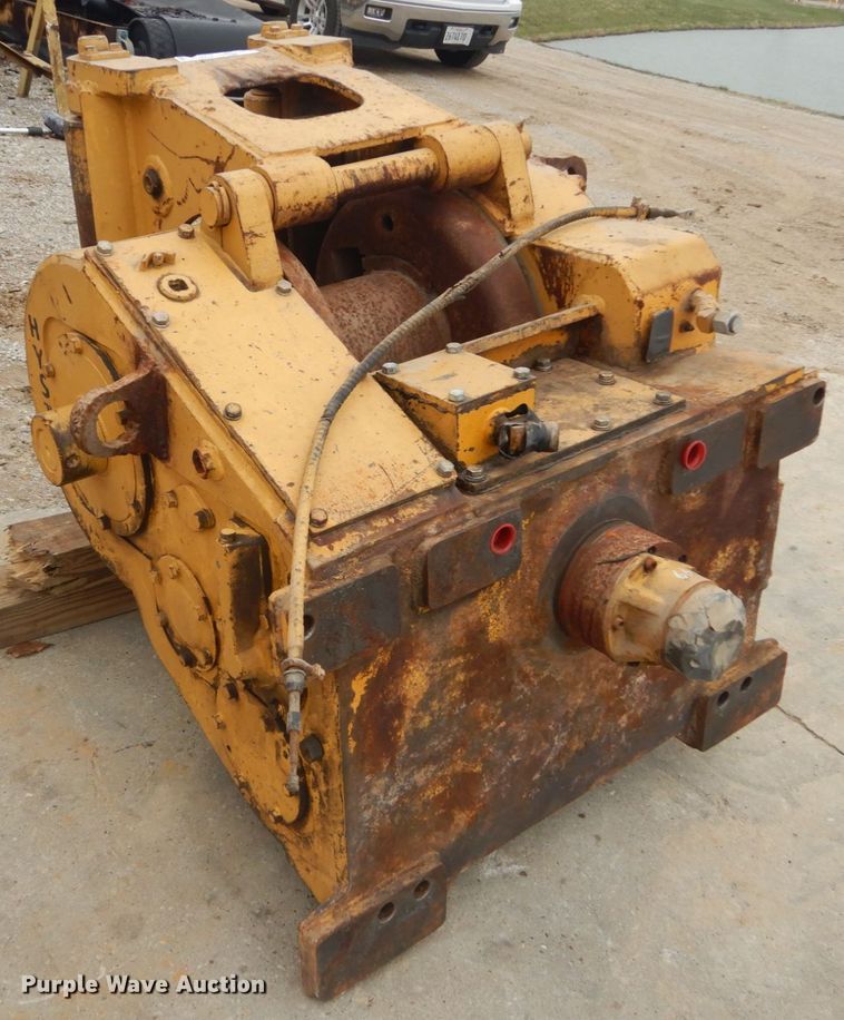image for item GT9715 Hyster winch