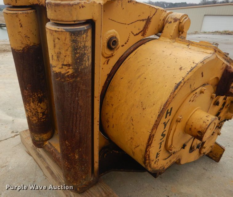 image for item GT9715 Hyster winch