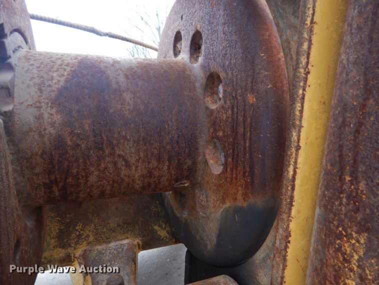 image for item GT9715 Hyster winch