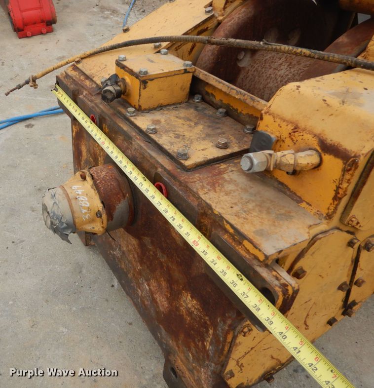 image for item GT9715 Hyster winch