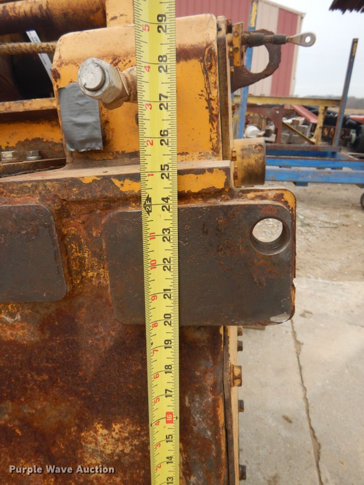 image for item GT9715 Hyster winch