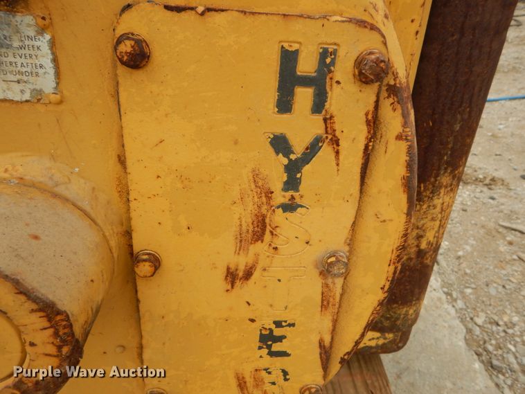 image for item GT9715 Hyster winch