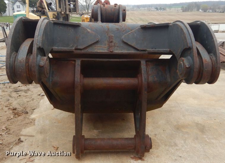 image for item GT9717 Caterpillar grapple bucket